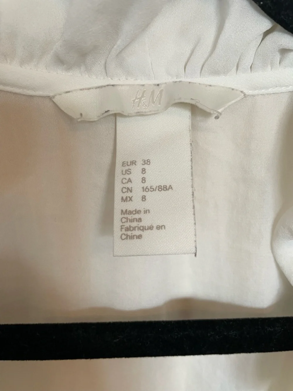 H&M Cream Ruffle V-Neck Long Sleeve Peplum Blouse - Picture 2 of 2